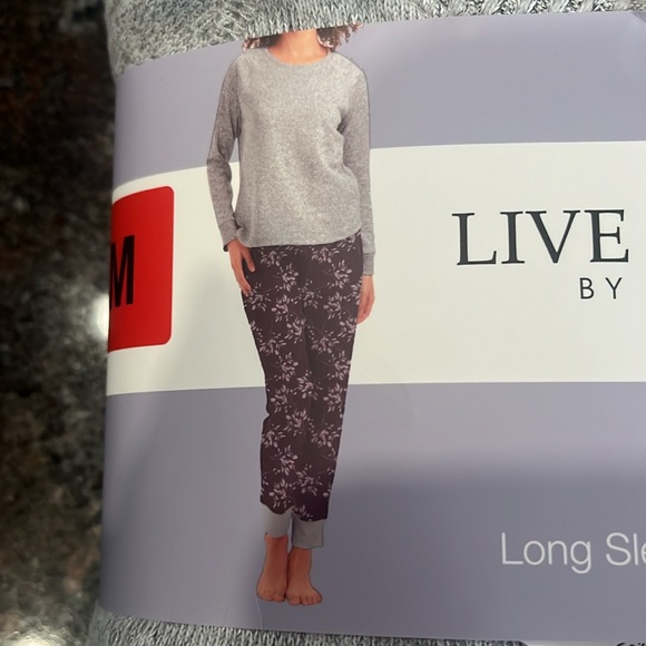 Karen Neuburger 3 Piece Lounge Set - Picture 3 of 3